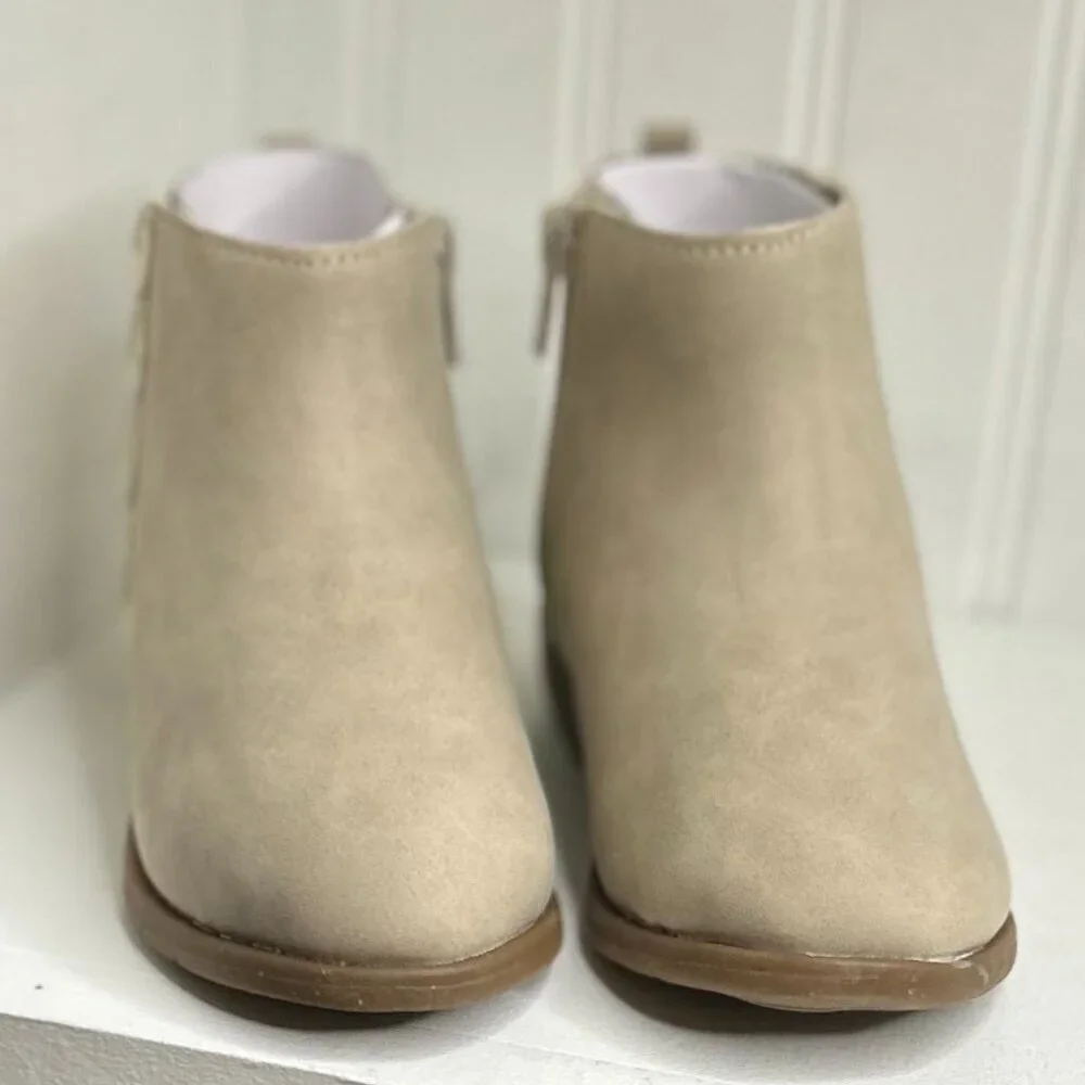 Stride Rite Taupe Carolyn Boot Size 9.5 Toddler